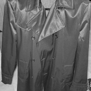 DOLCE GABBANA Men's Stylish Overcoat.  Size 52  w